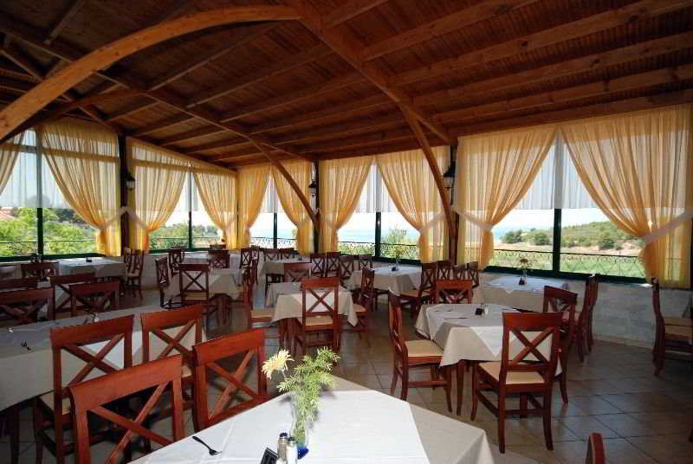 Village-Mare-Restaurant-47