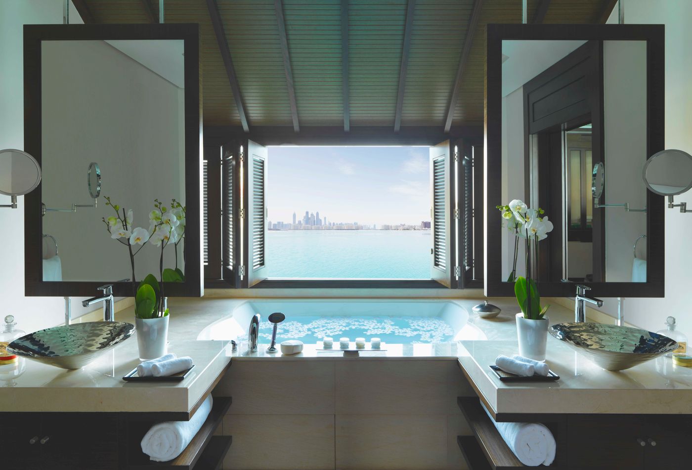 Anantara-The-Palm-Dubai-Resort-Room-47
