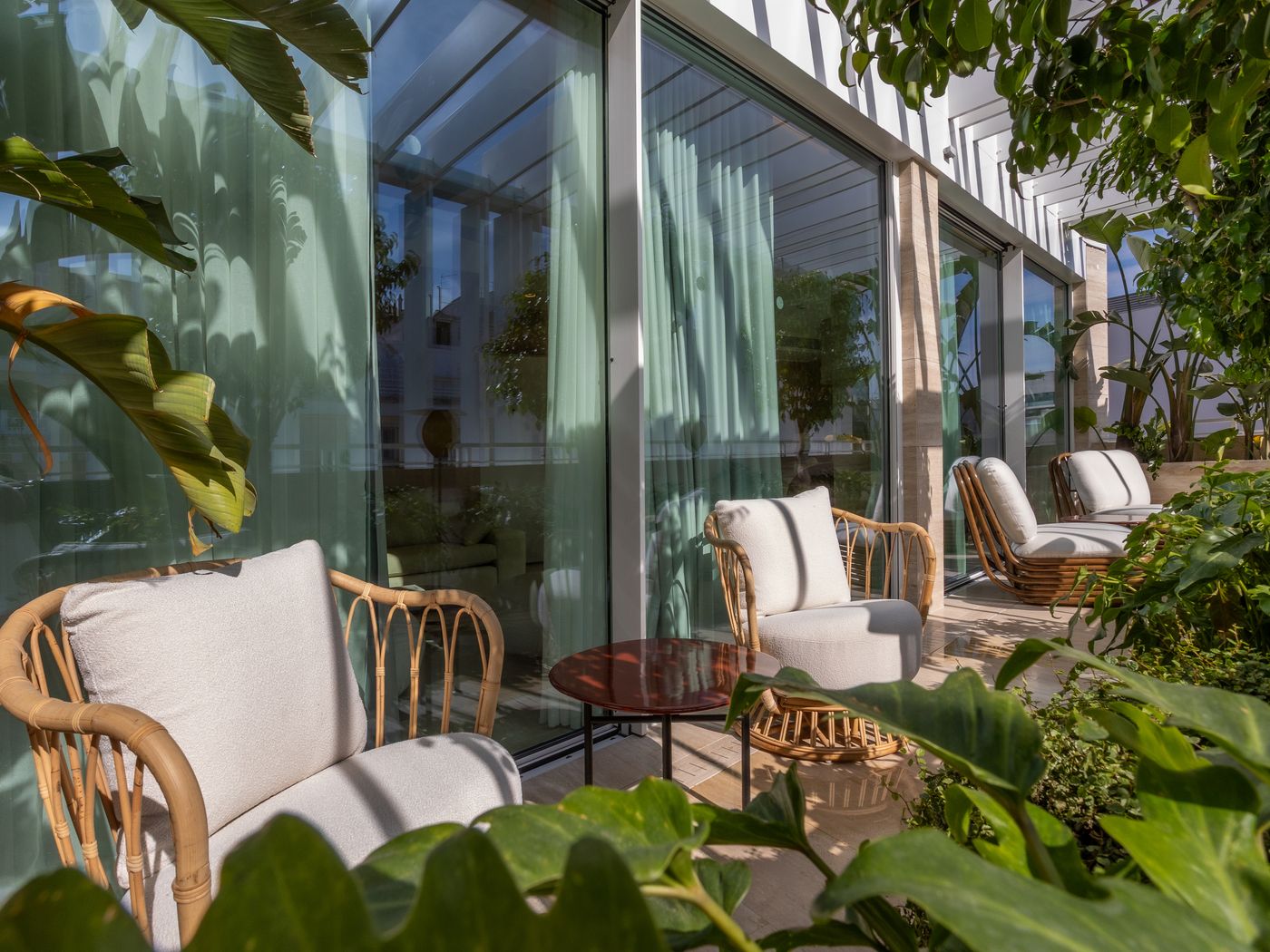 Browns-Avenue-Hotel-Room-63