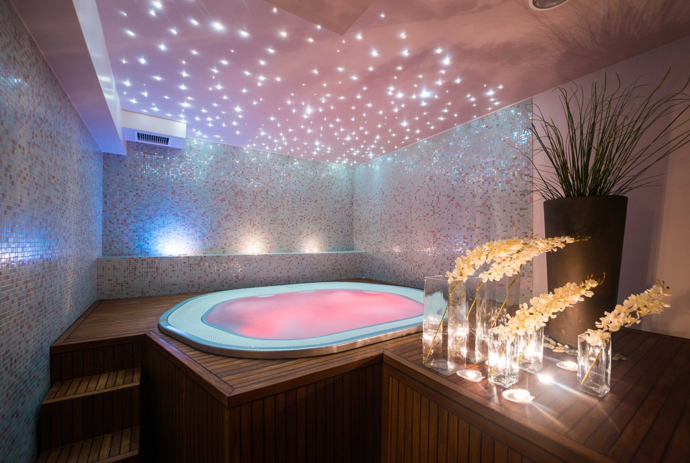 Heritage-Hotel-Bastion-Sports-and-Entertainment-32