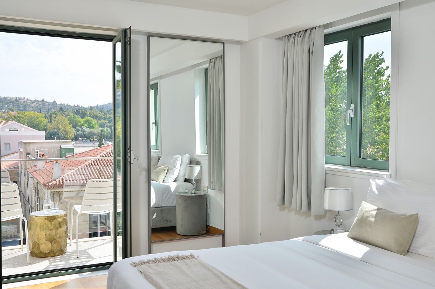 Athenaeum-Eridanus-Luxury-Hotel-Room-4