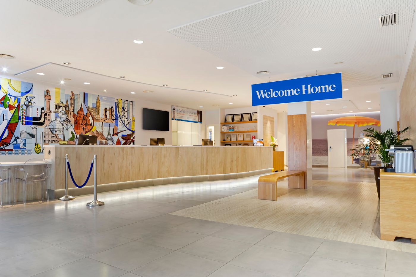 Los-Amigos-Beach-Club-Lobby-33