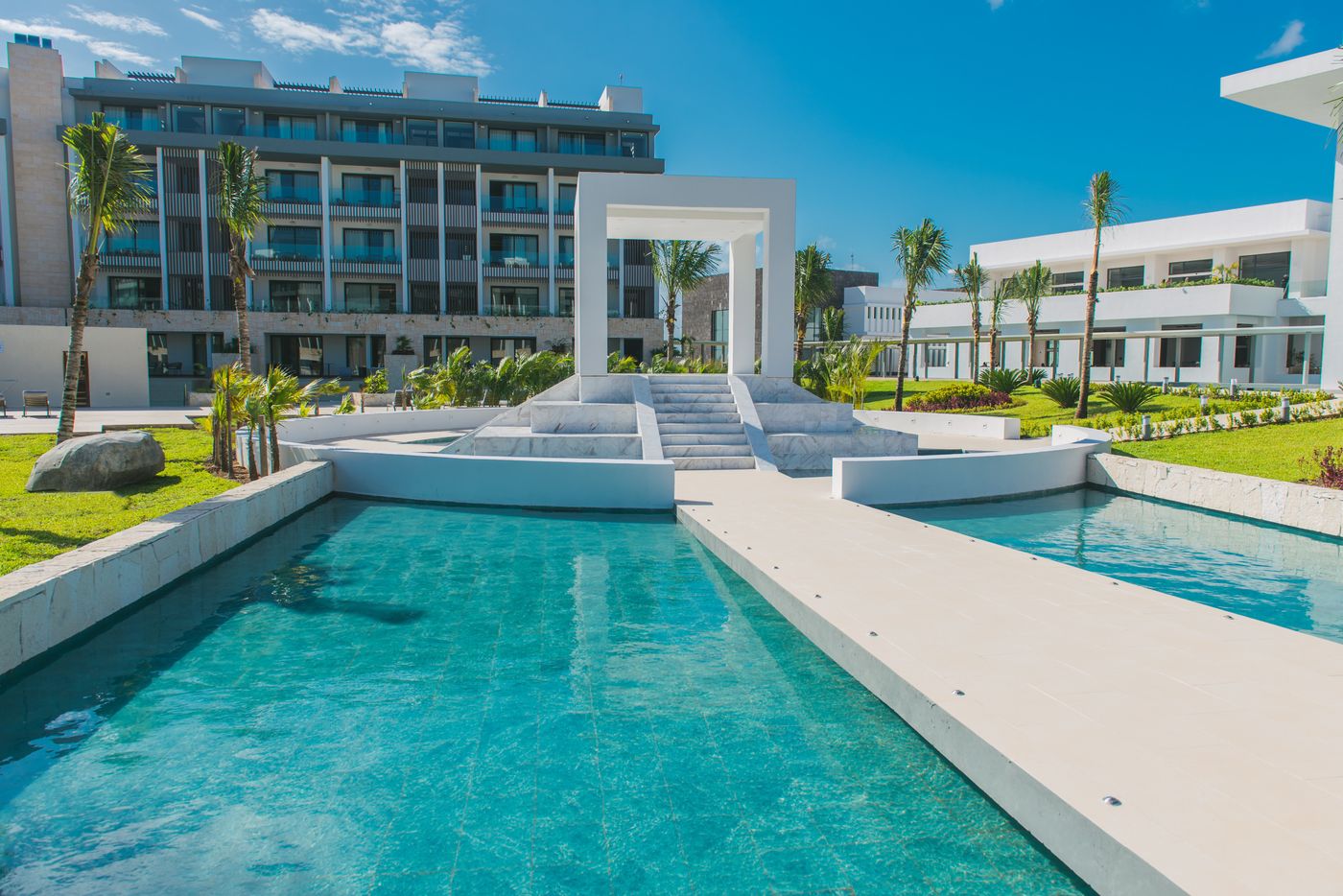 Majestic Elegance Costa Mujeres