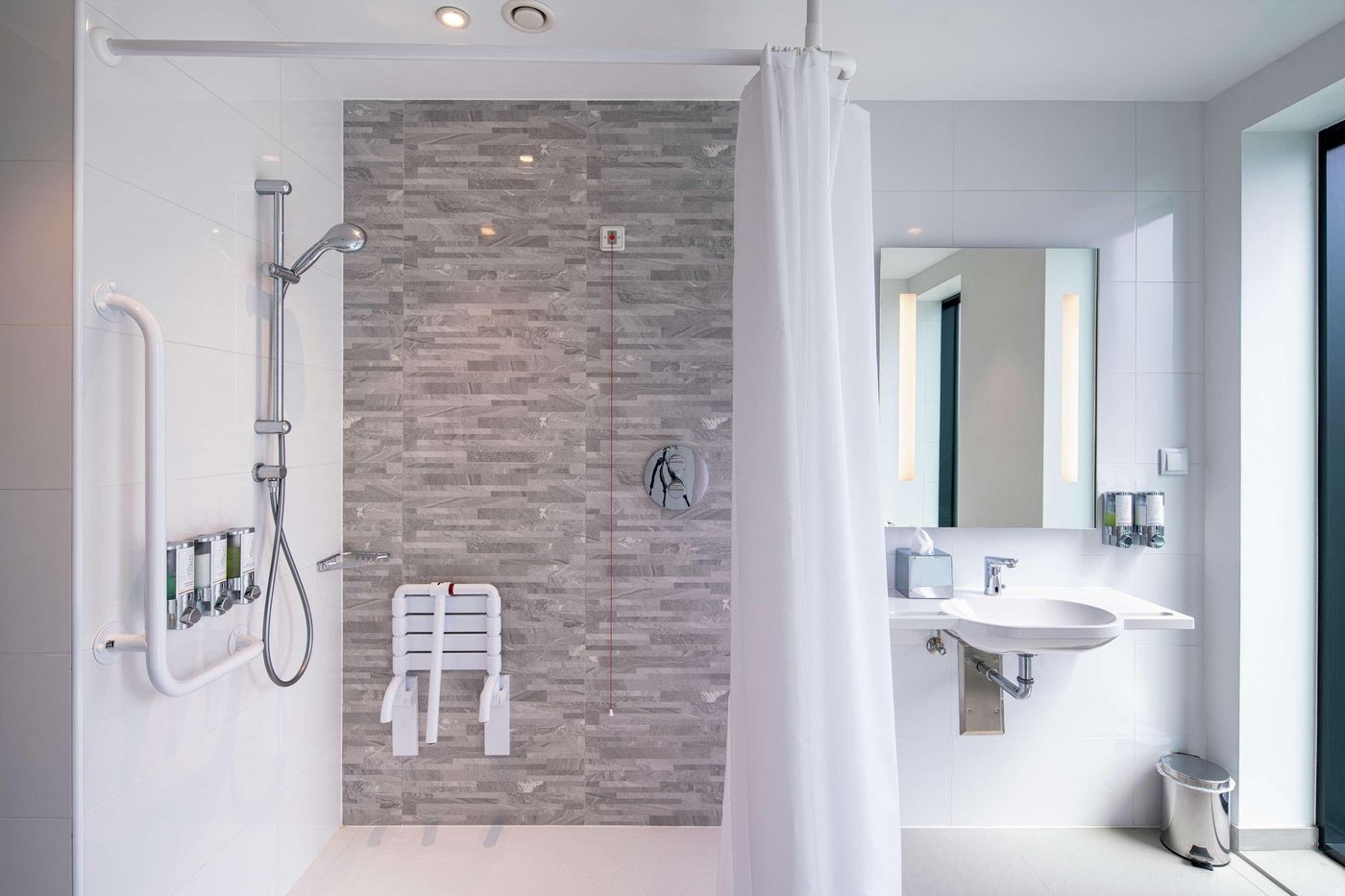 Hampton-by-Hilton-Warsaw-Mokotow-Room-29