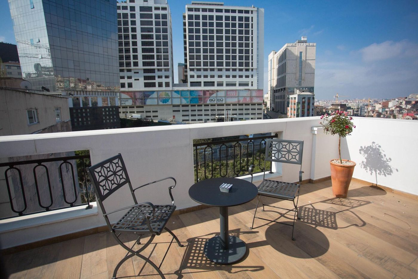 The-White-Orient-Hotel-General-view-31