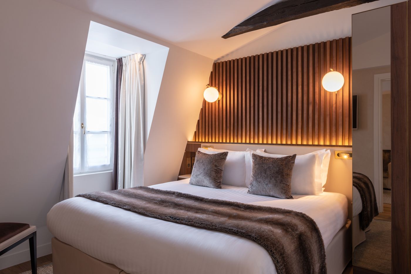 Hotel-Lord-Byron-Room-24