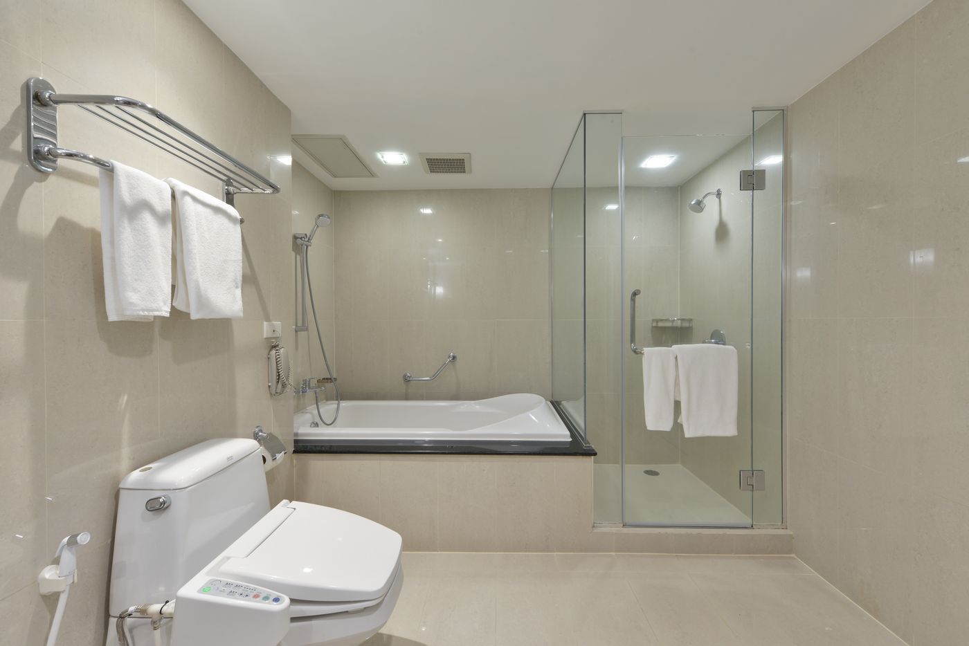 Centre-Point-Sukhumvit-Thong-Lo-Room-43