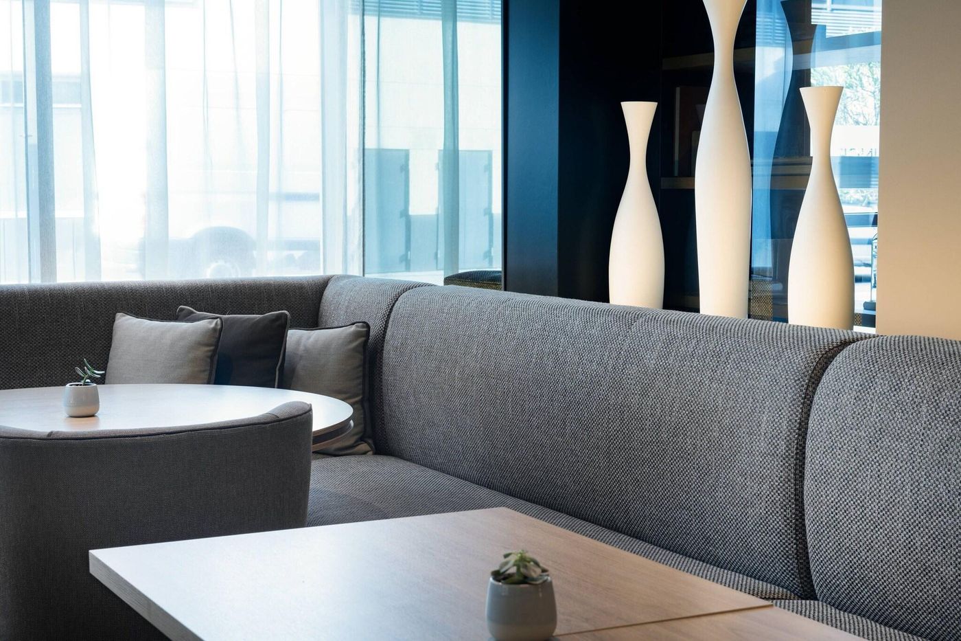 AC-Madrid-Feria-Lobby-14