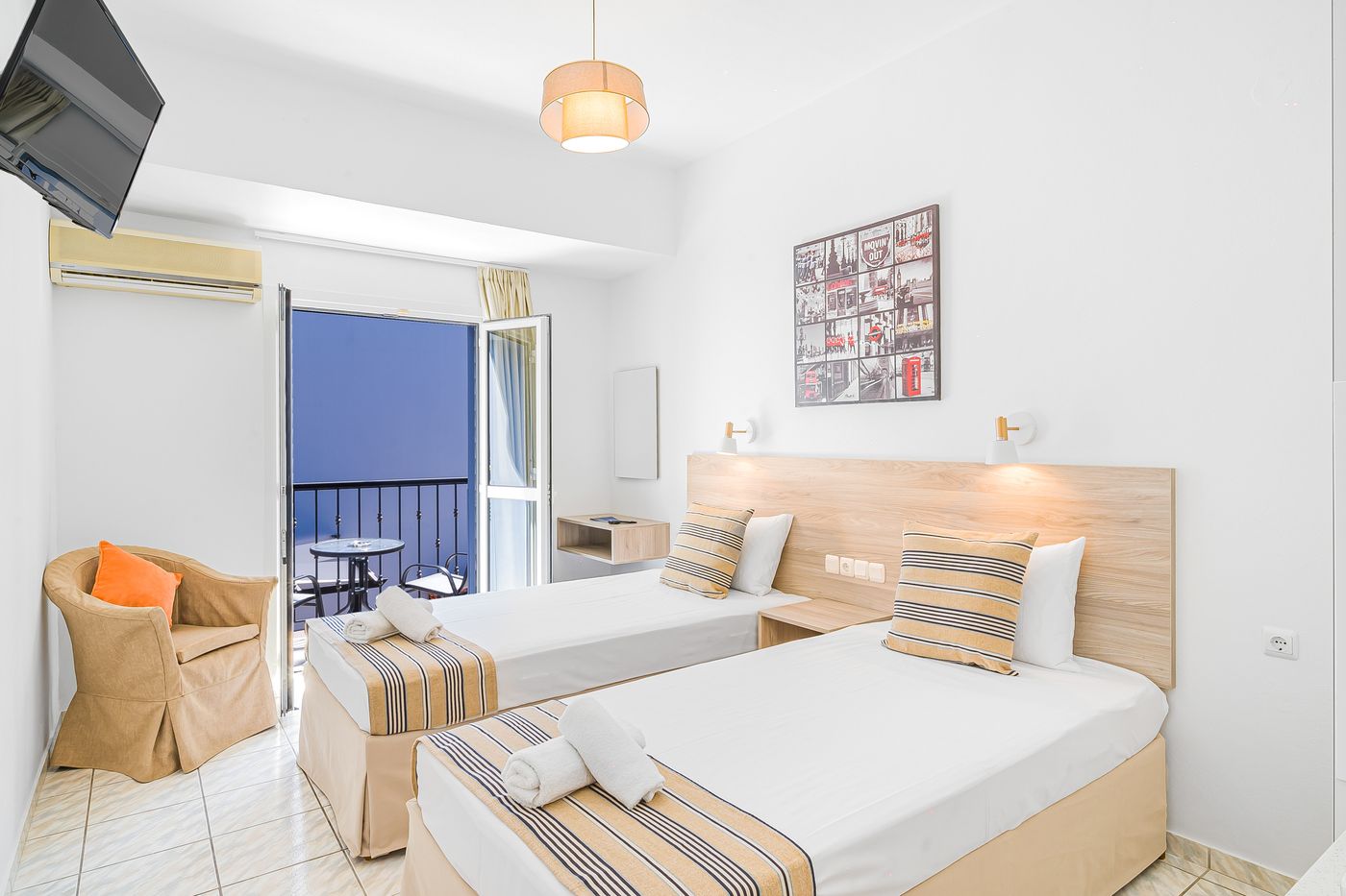 Happy-Days-Studios-Room-20