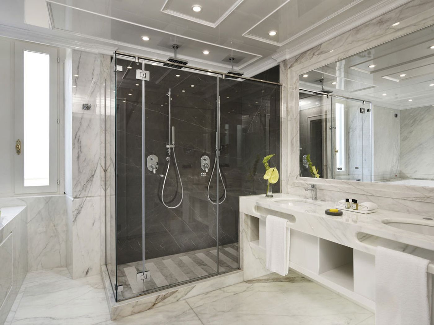 Splendide-Royal-Room-48