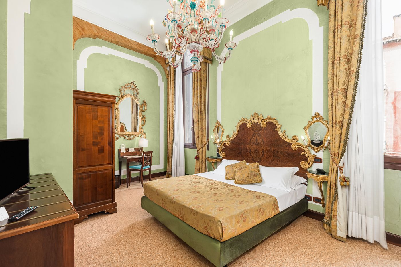 Hotel-San-Moise-Room-6