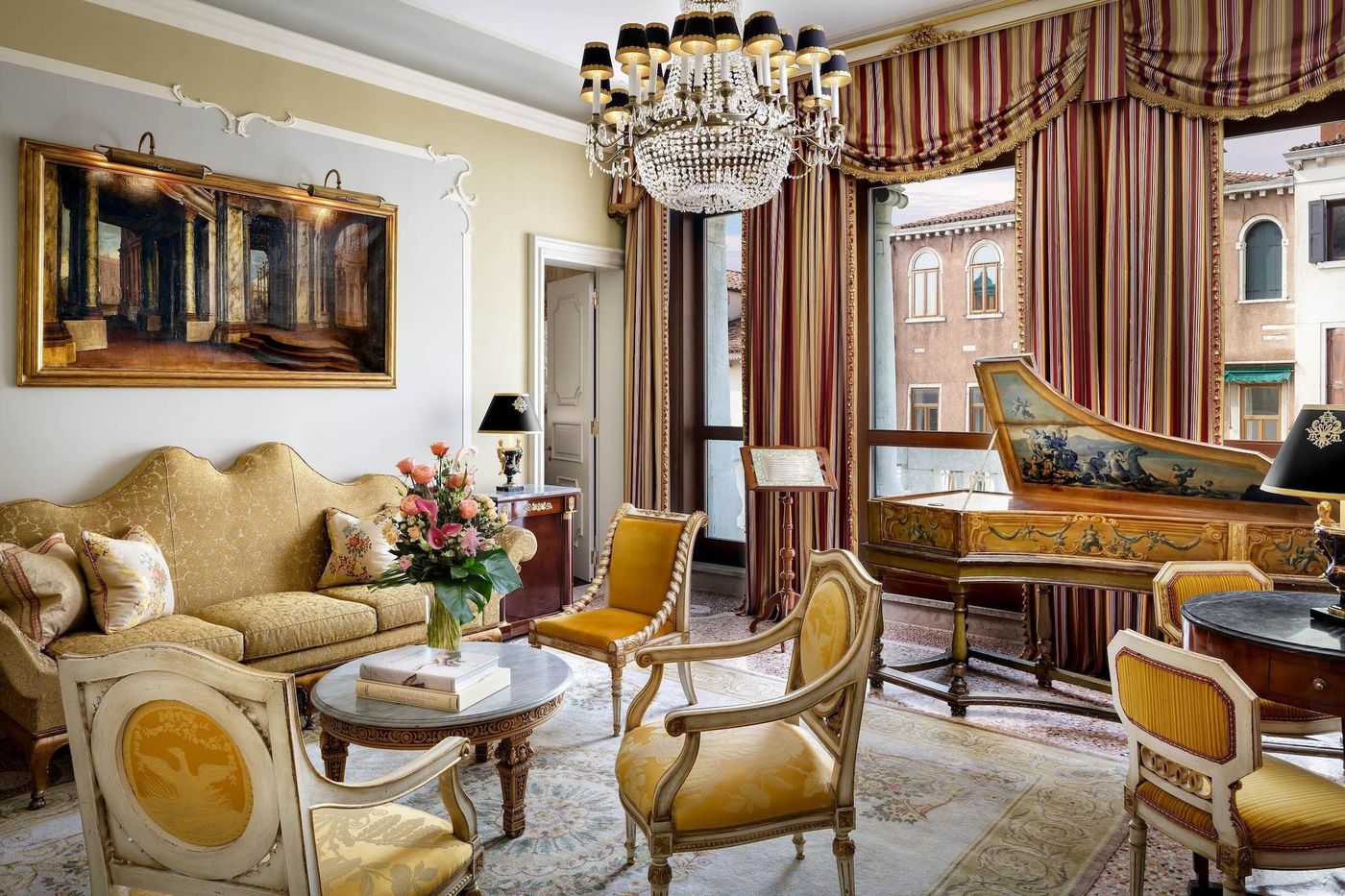 The-Gritti-Palace--a-Luxury-Collection-Hotel-Room-10