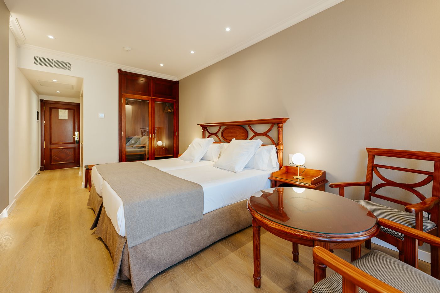 Labranda-Reveron-Plaza-Hotel-Room-17