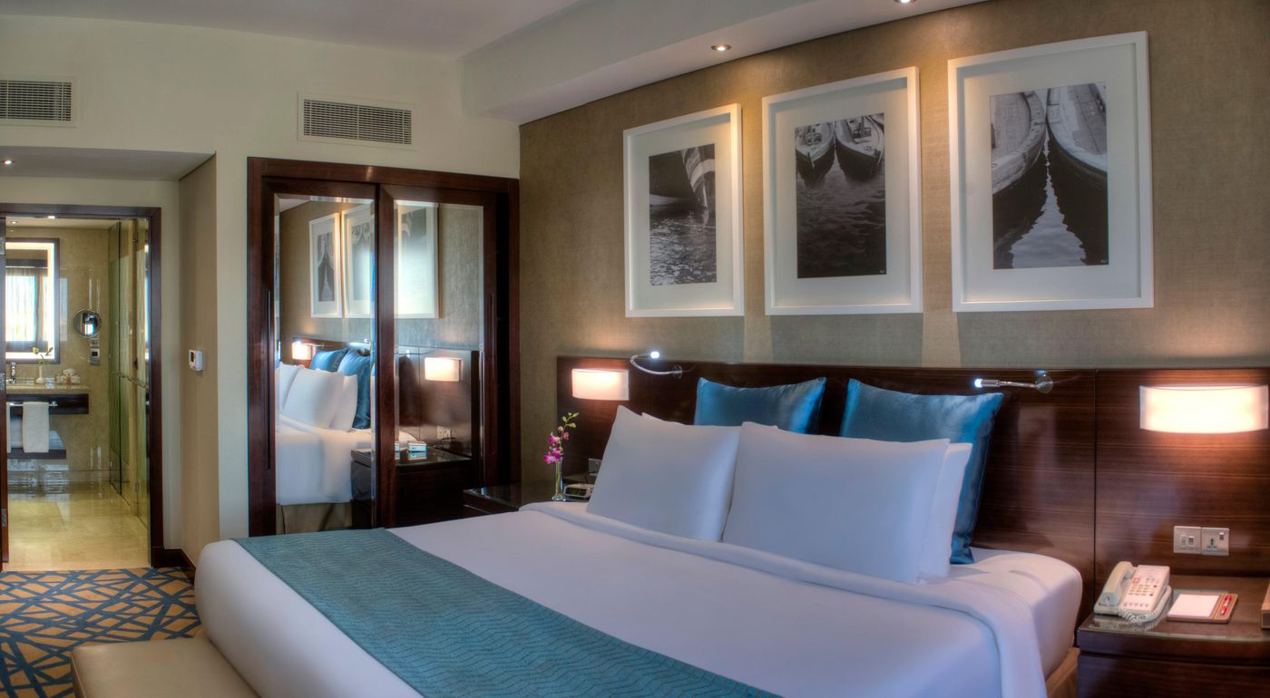 Hotel-Crowne-Plaza-Deira-Room-20