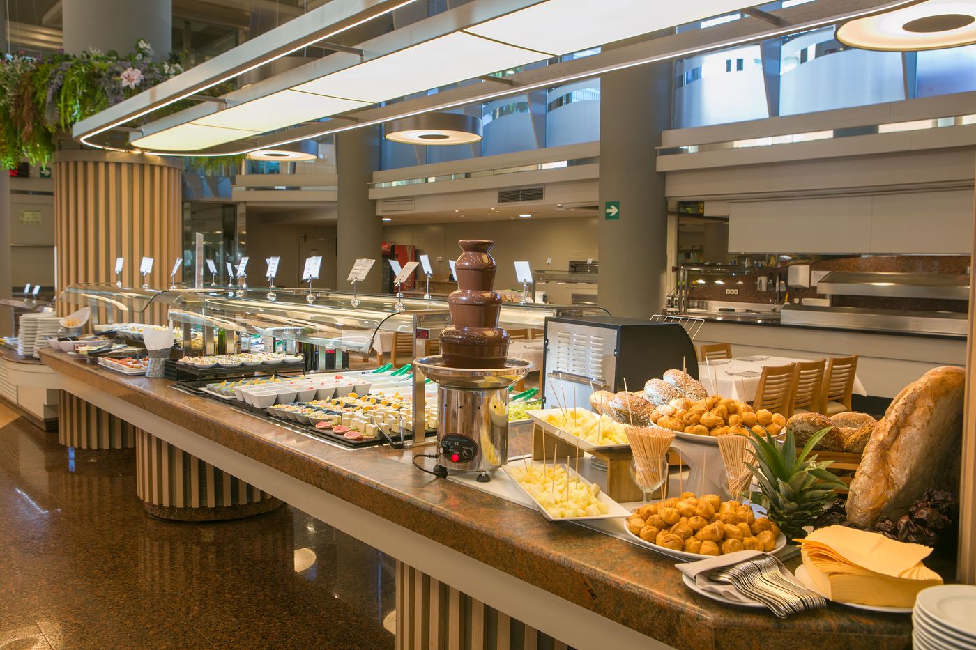 06.04 restaurant buffet.jpg
