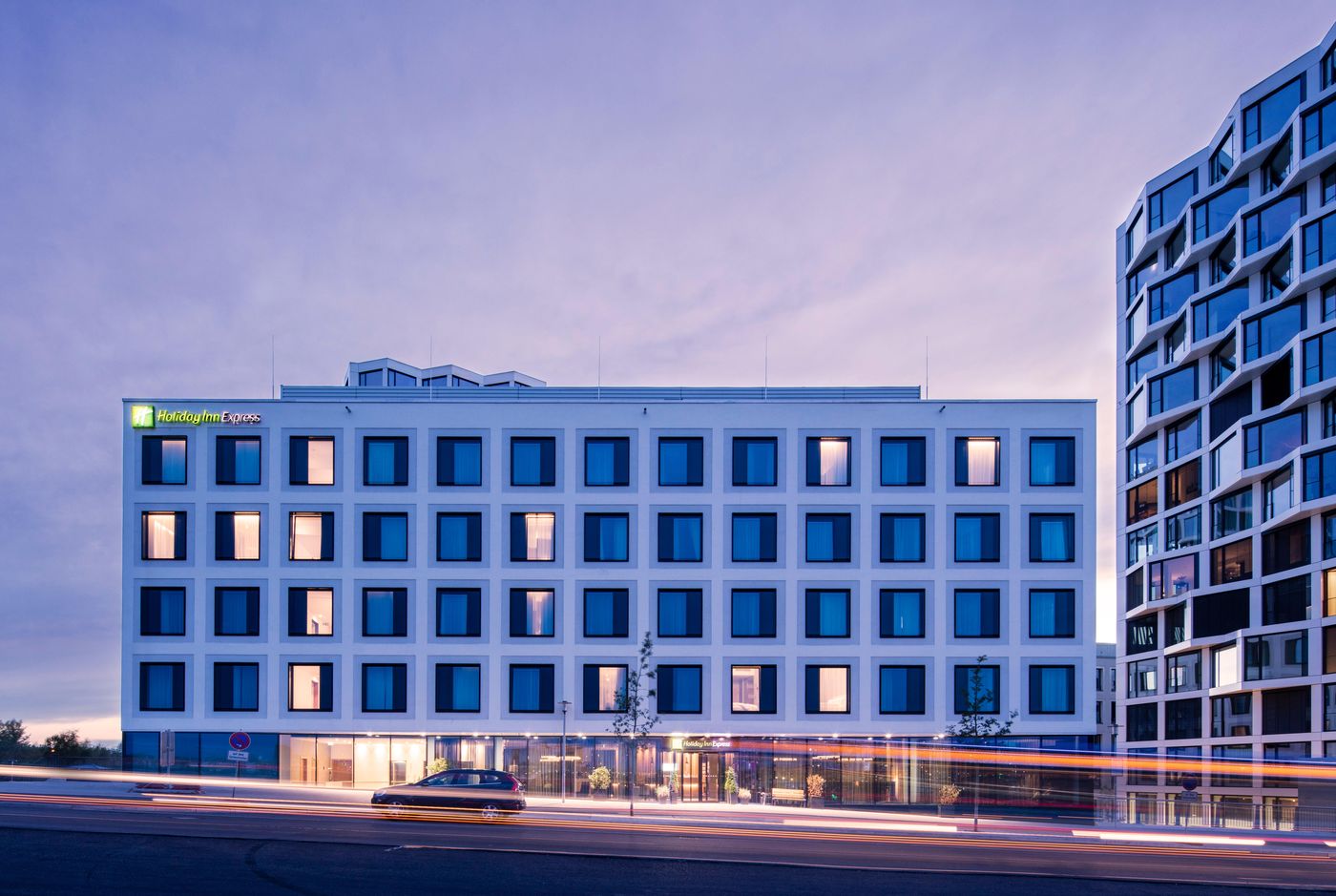 Holiday-Inn-Express-Munich-City-West-General-view-53