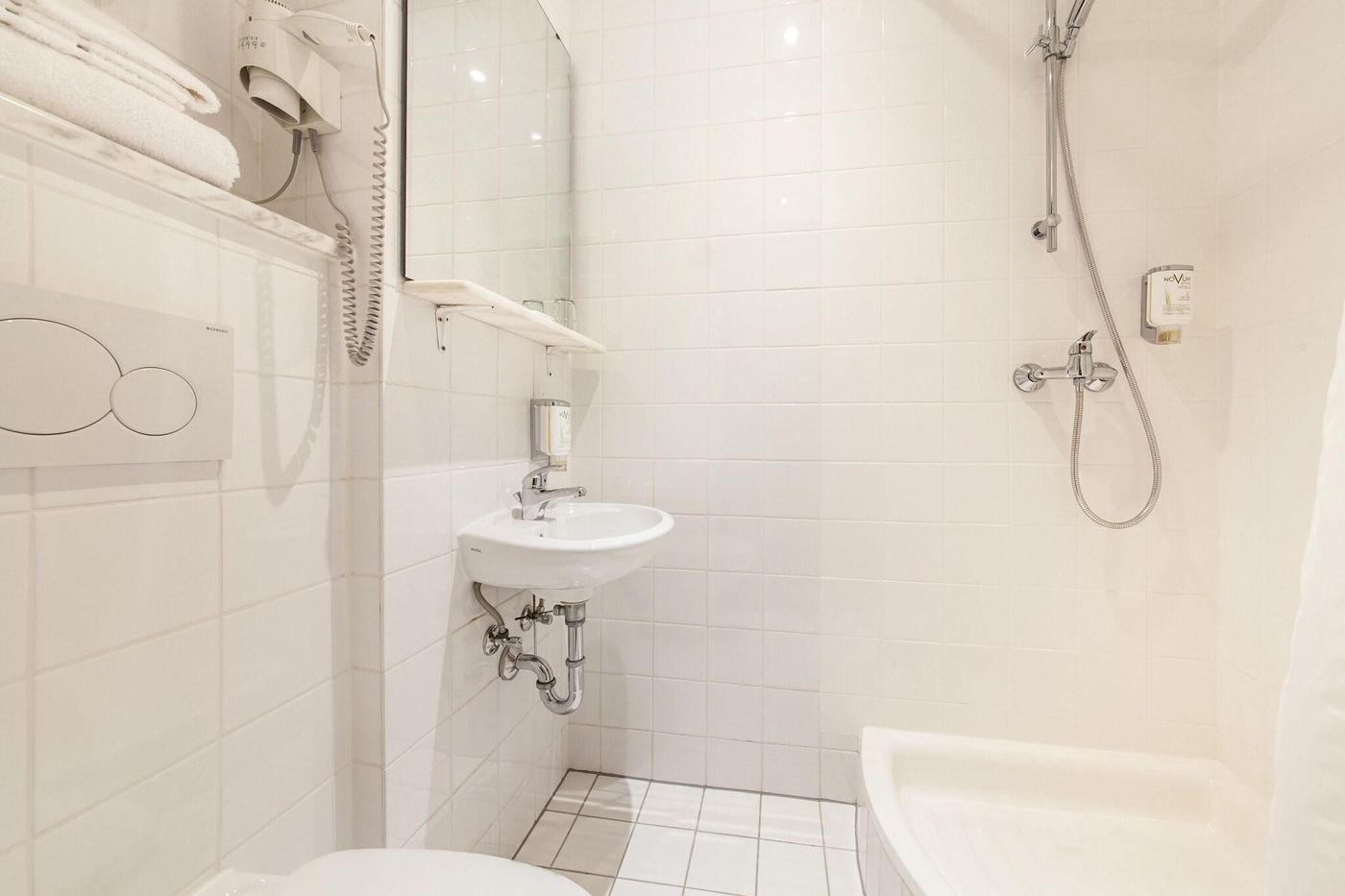 Sure-Hotel-by-Best-Western-Muenchen-Hauptbahnhof-Room-52