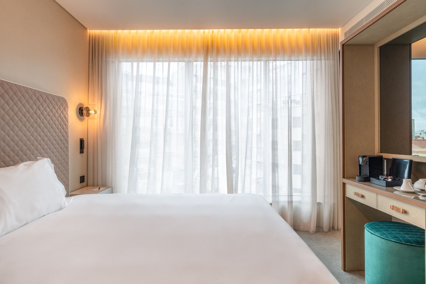 Luster-Hotel-Room-44