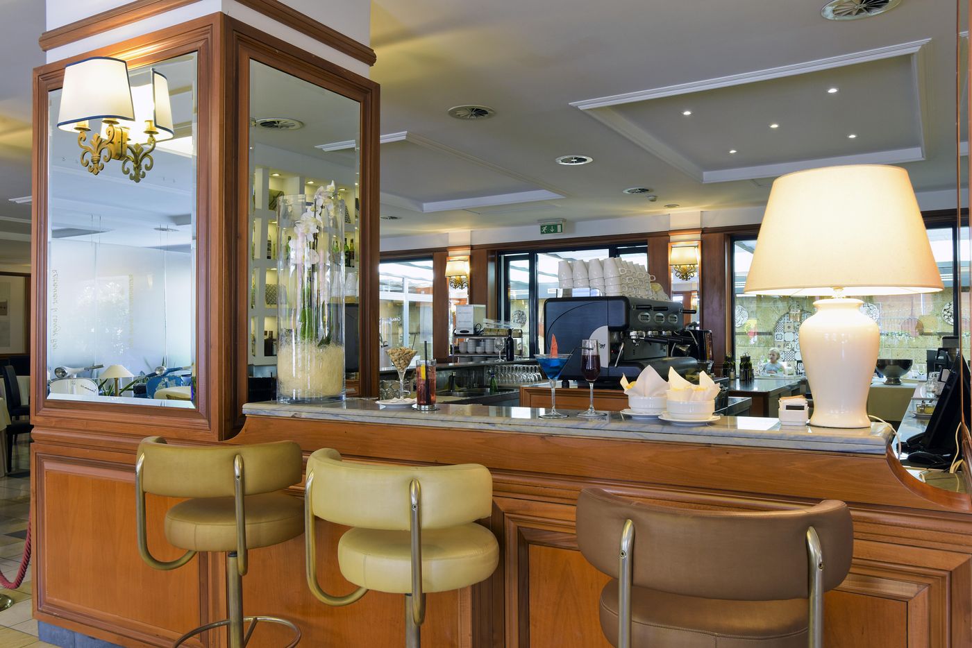 Grand-Hotel-Tiberio-Bar-20