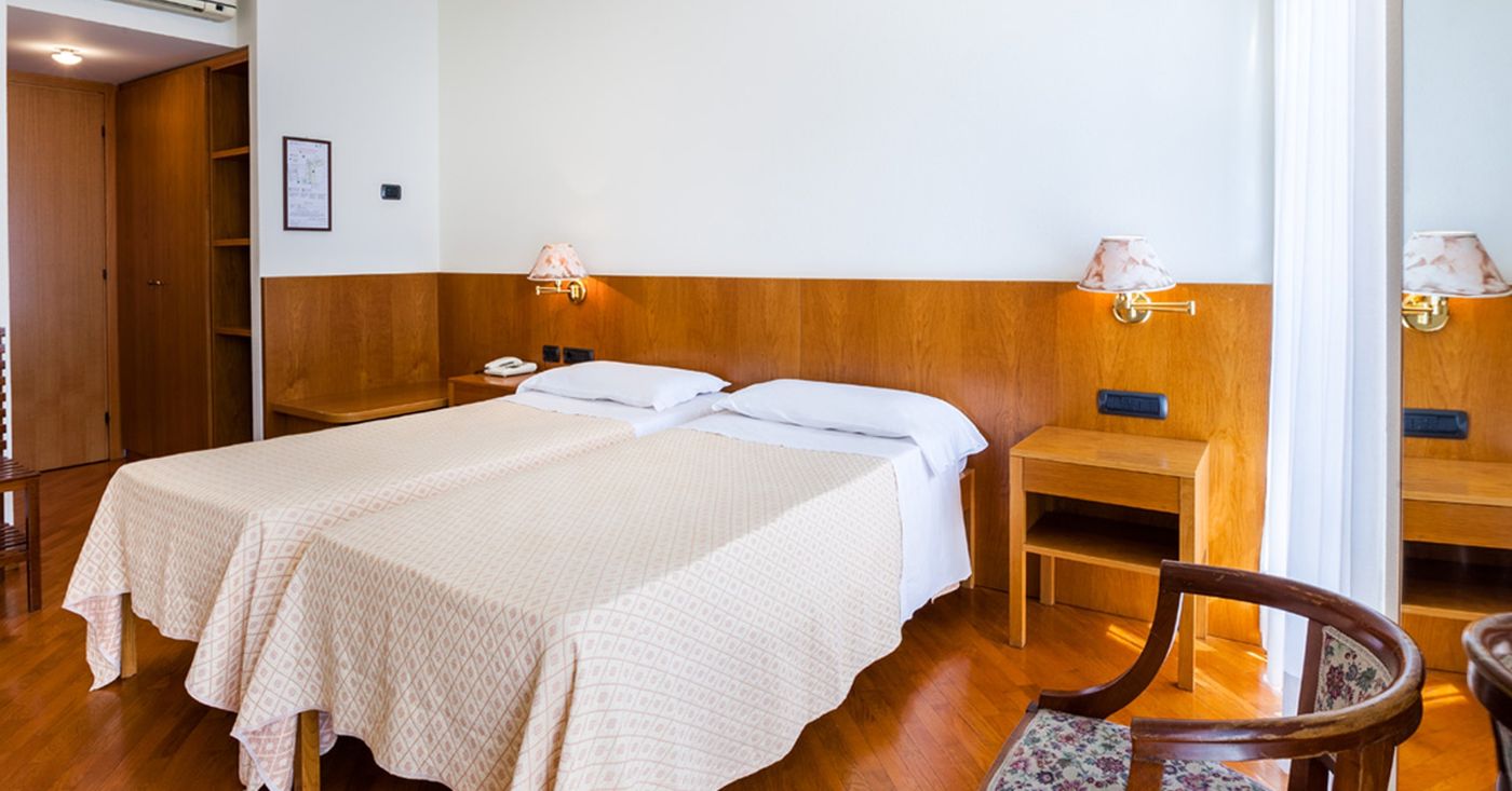 Tre Re-Italy-COMO-Room-8