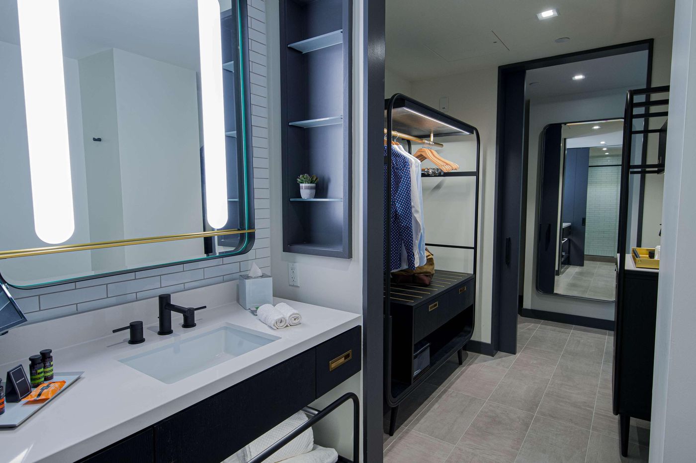 Canopy-by-Hilton-Jersey-City-Arts-District-Room-41