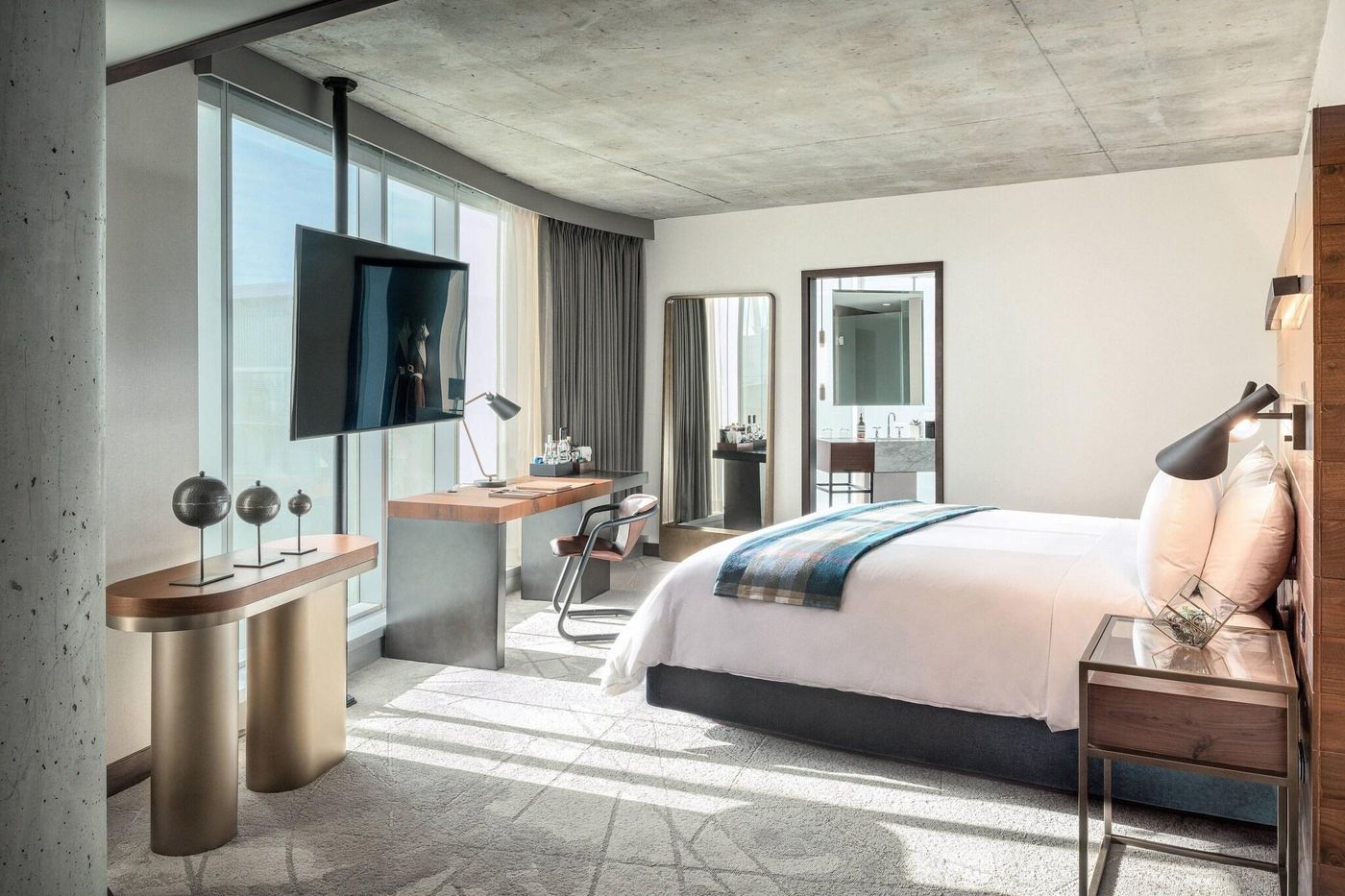 the-DOUGLAS--Autograph-Collection-Room-33