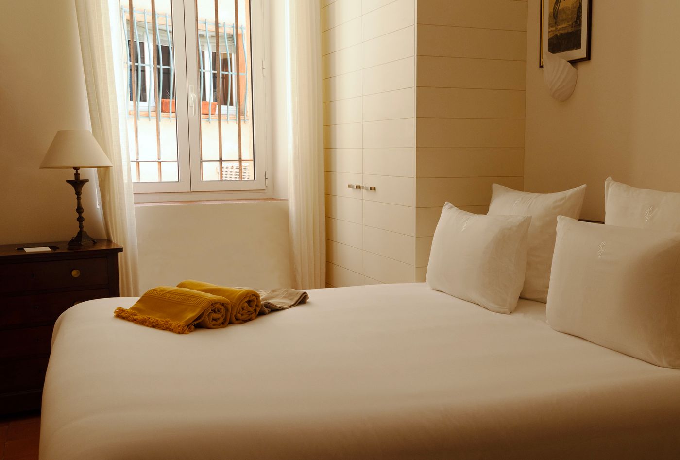 Hotel-La-Ponche-Room-18