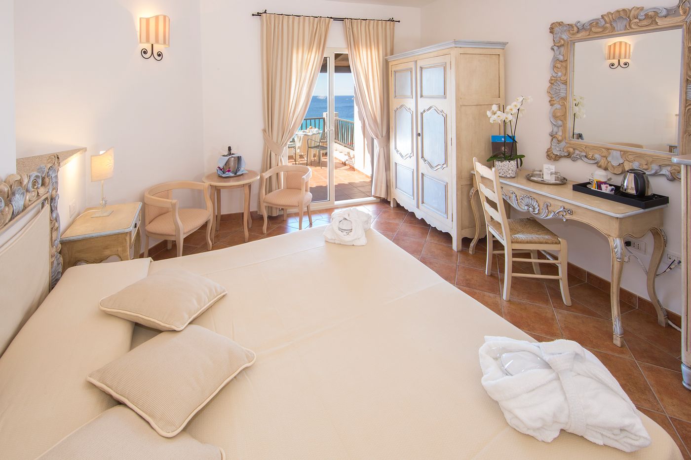 Colonna-Grand-Hotel-Capo-Testa-Room-17