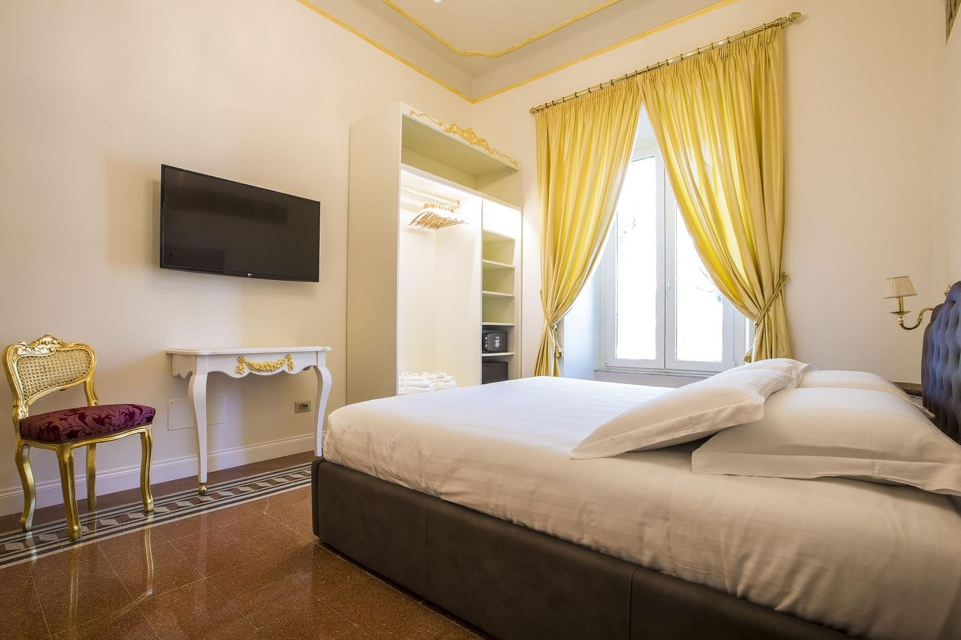 Trastevere-Royal-Suite-Room-7
