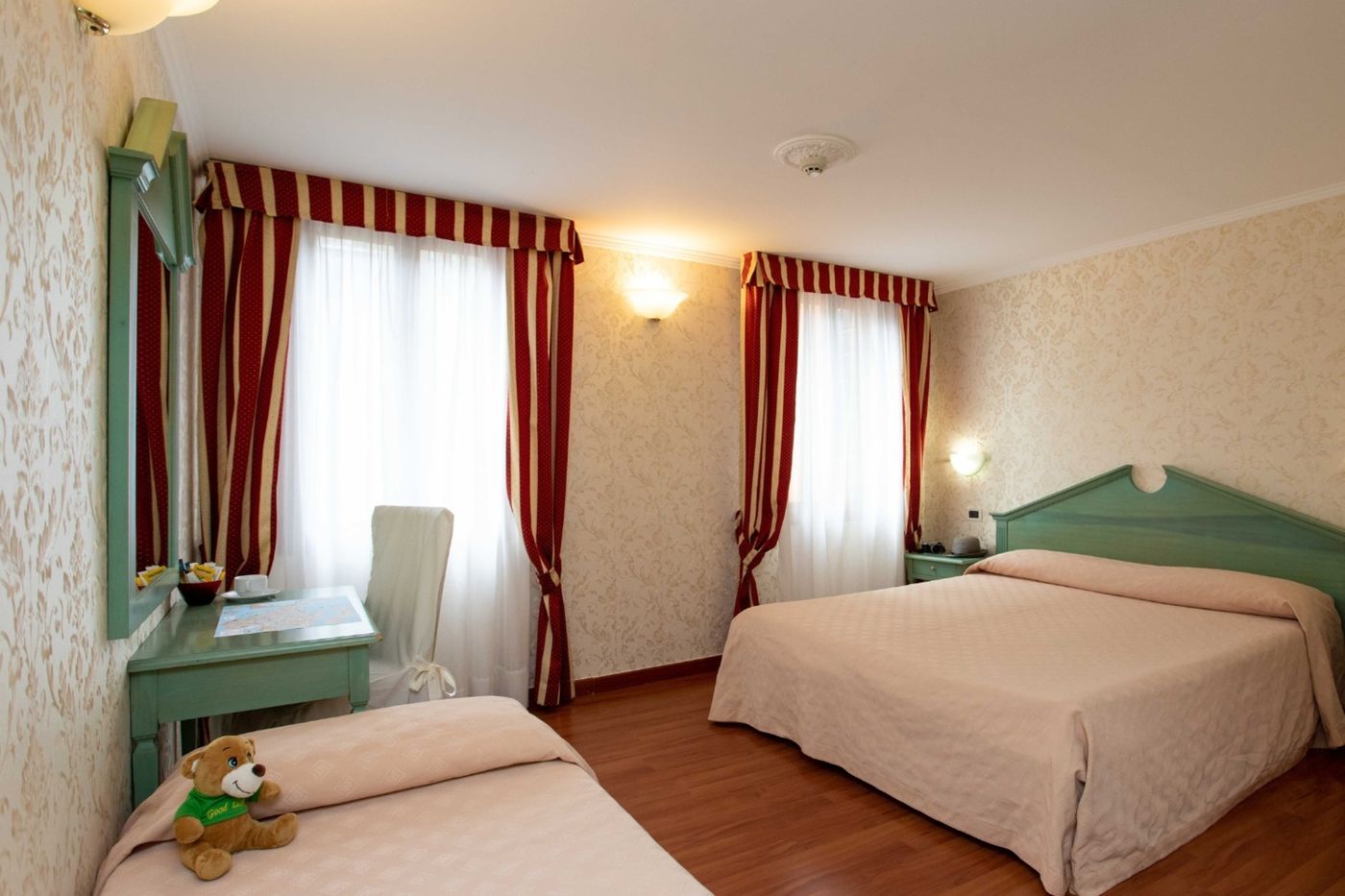 Tintoretto-Hotel-Room-17