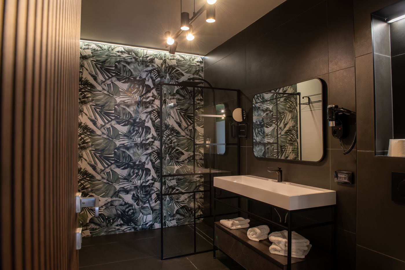 Bucharest Comfort Suites - Romania - BUCHAREST - Room - 4