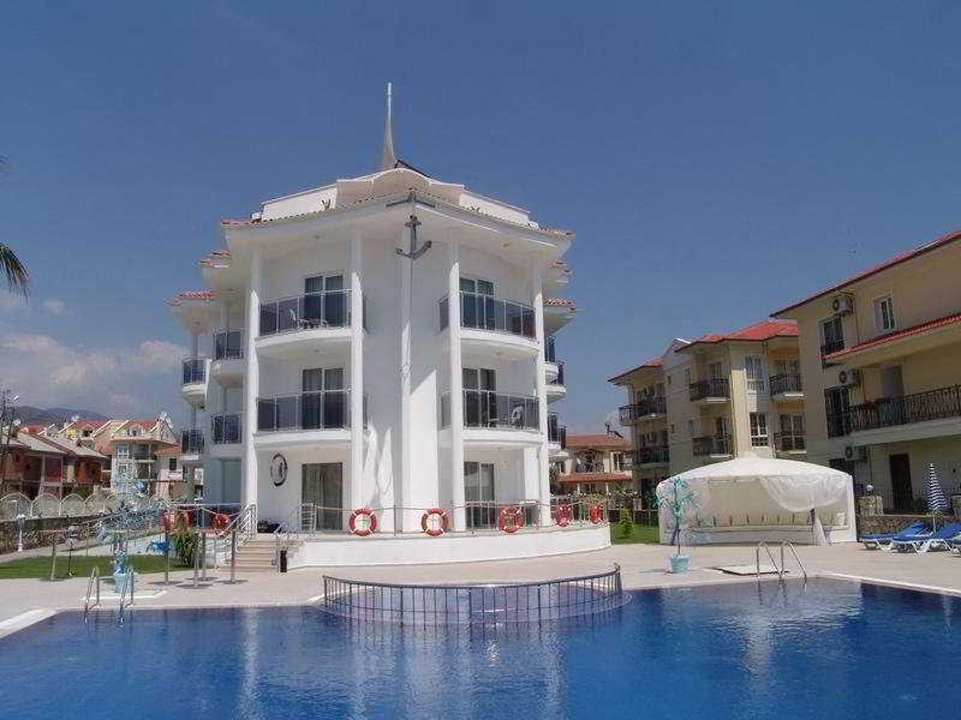 Nevada-Hotel---Spa-Pool-12