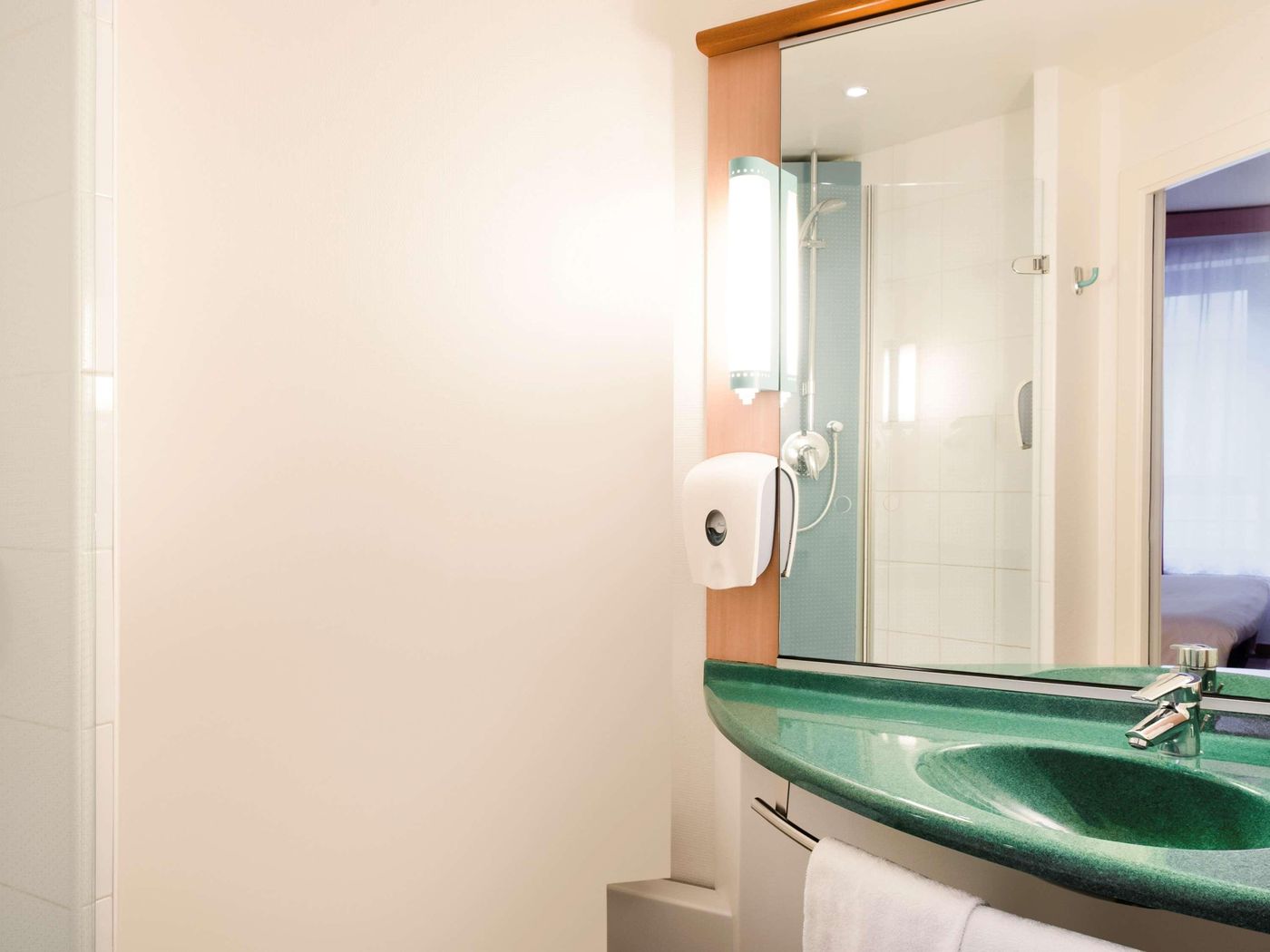 ibis-Brussels-Centre-Gare-Midi-Room-51