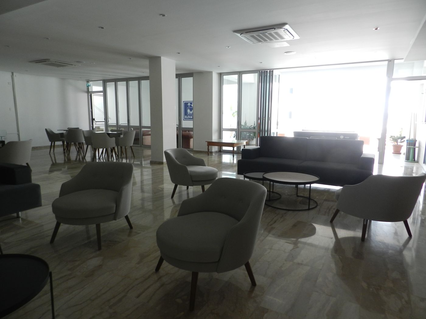 Evabelle-Napa-Lobby-42