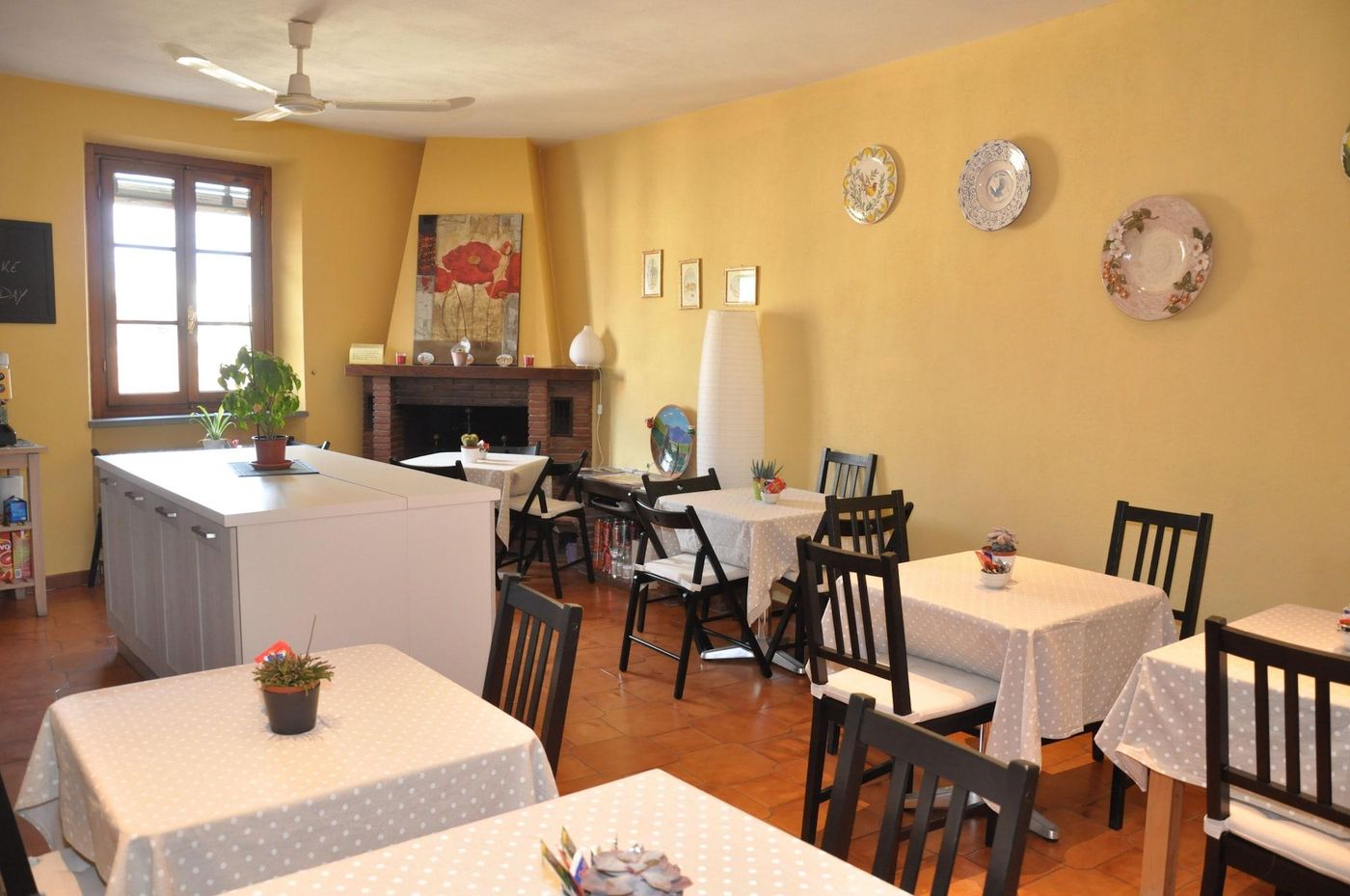 At-Home-Bed-And-Breakfast-Restaurant-33