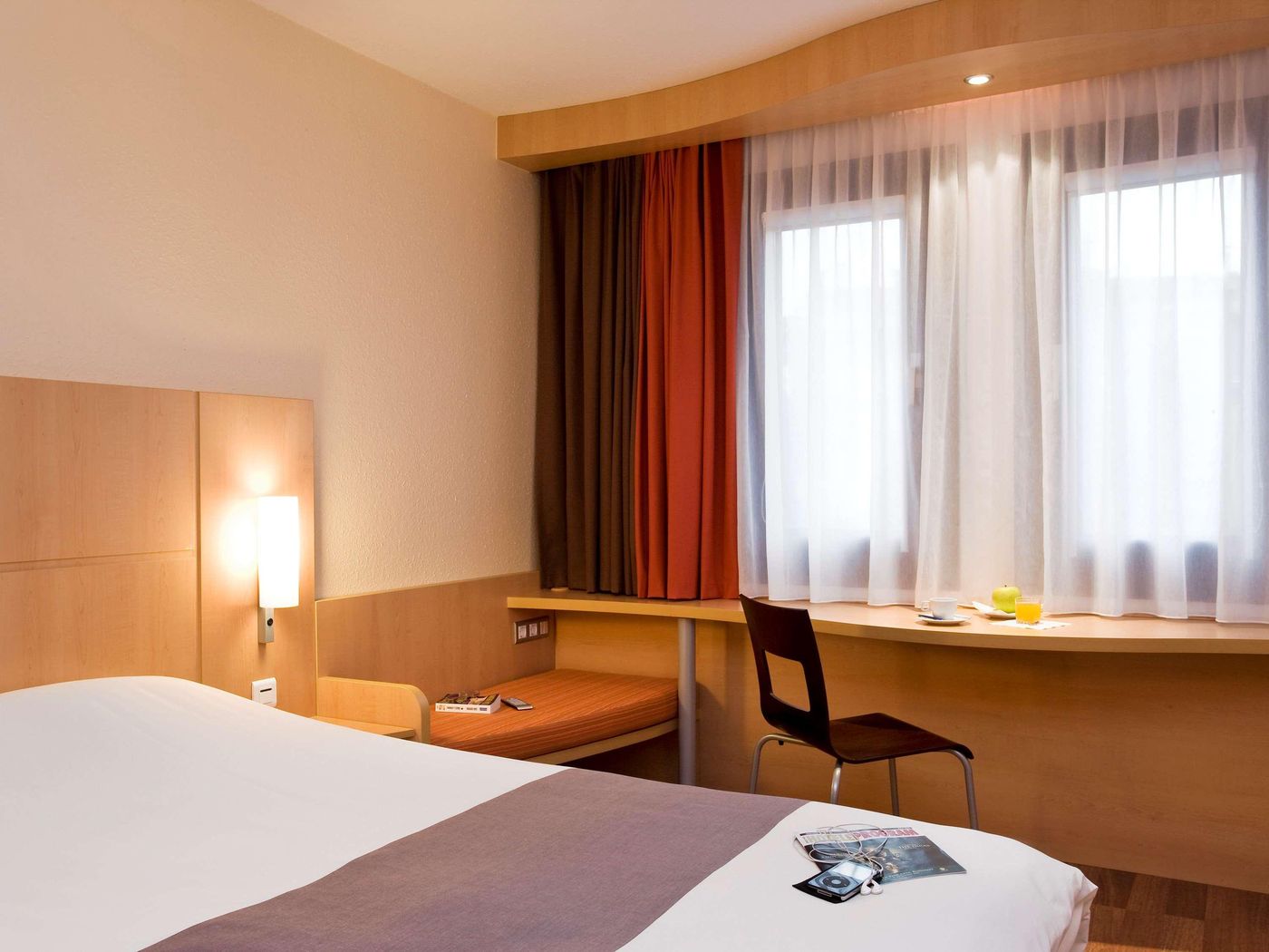Ibis-Hotel-Heroes-Square-Room-31