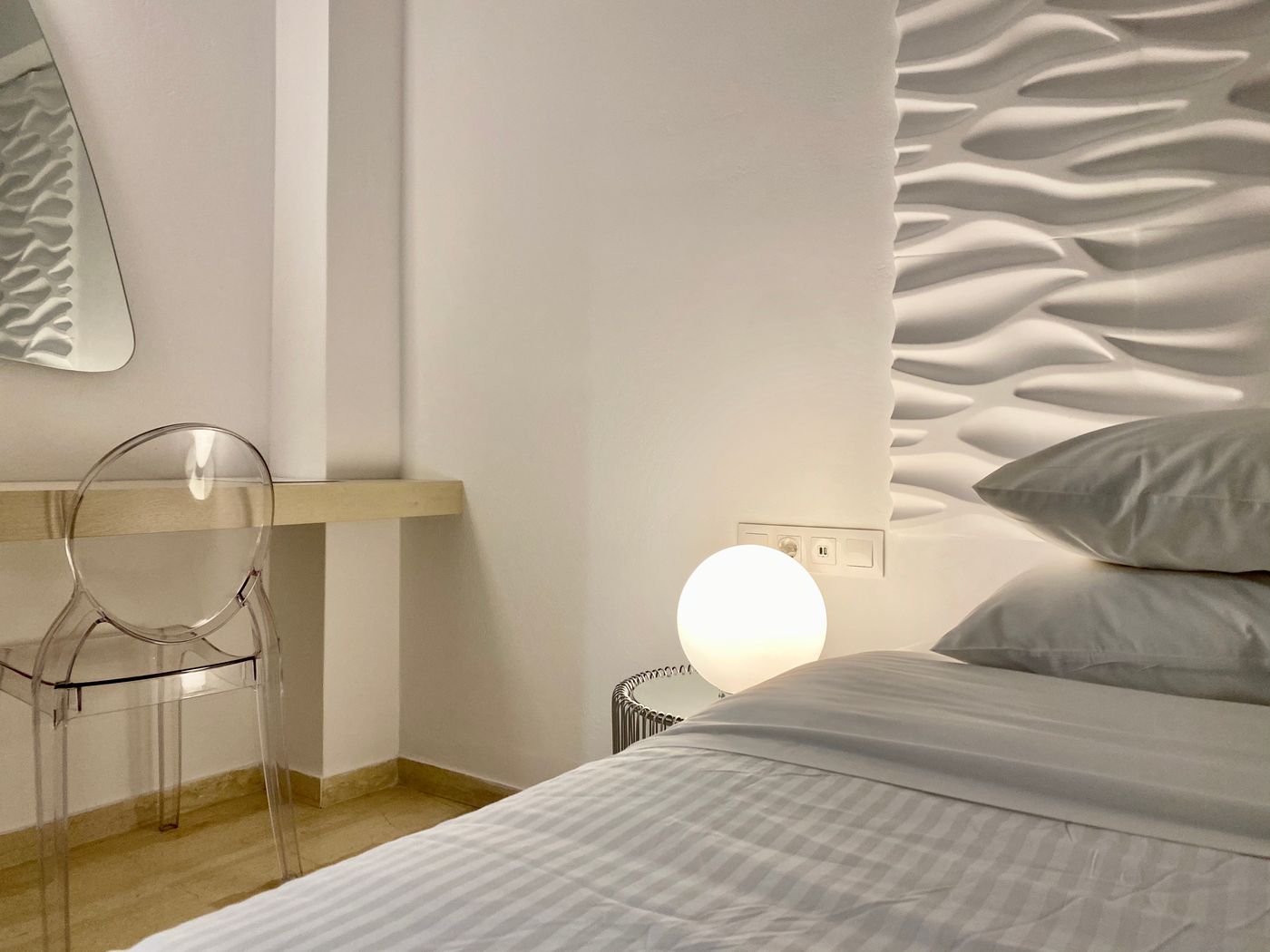 Bruskos-Hotel-and-Suites-Room-27