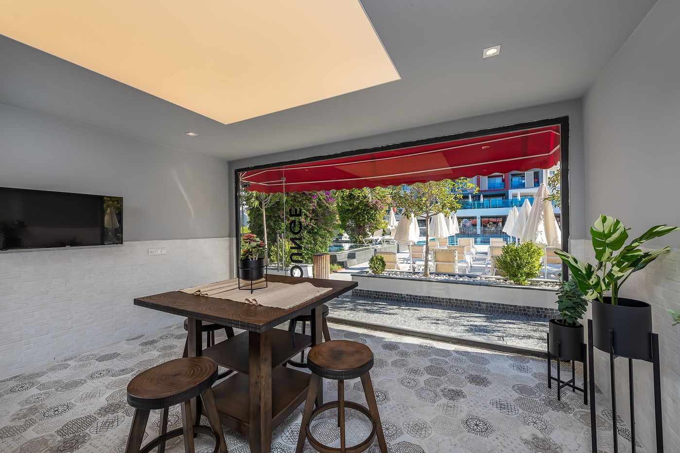 White-City-Beach-Hotel-Restaurant-33