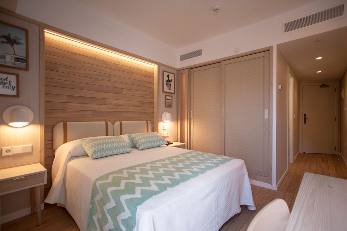 Hotel Ambassador I & II 