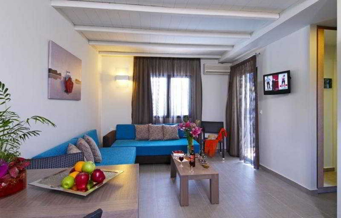 Minos-Village-Room-17