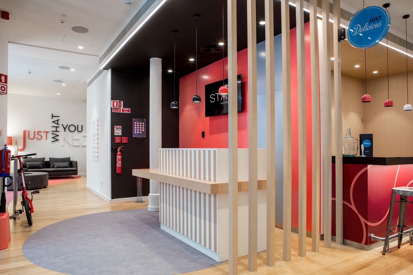 Stay-Hotel-Lisboa-Centro-Chiado-Lobby-45