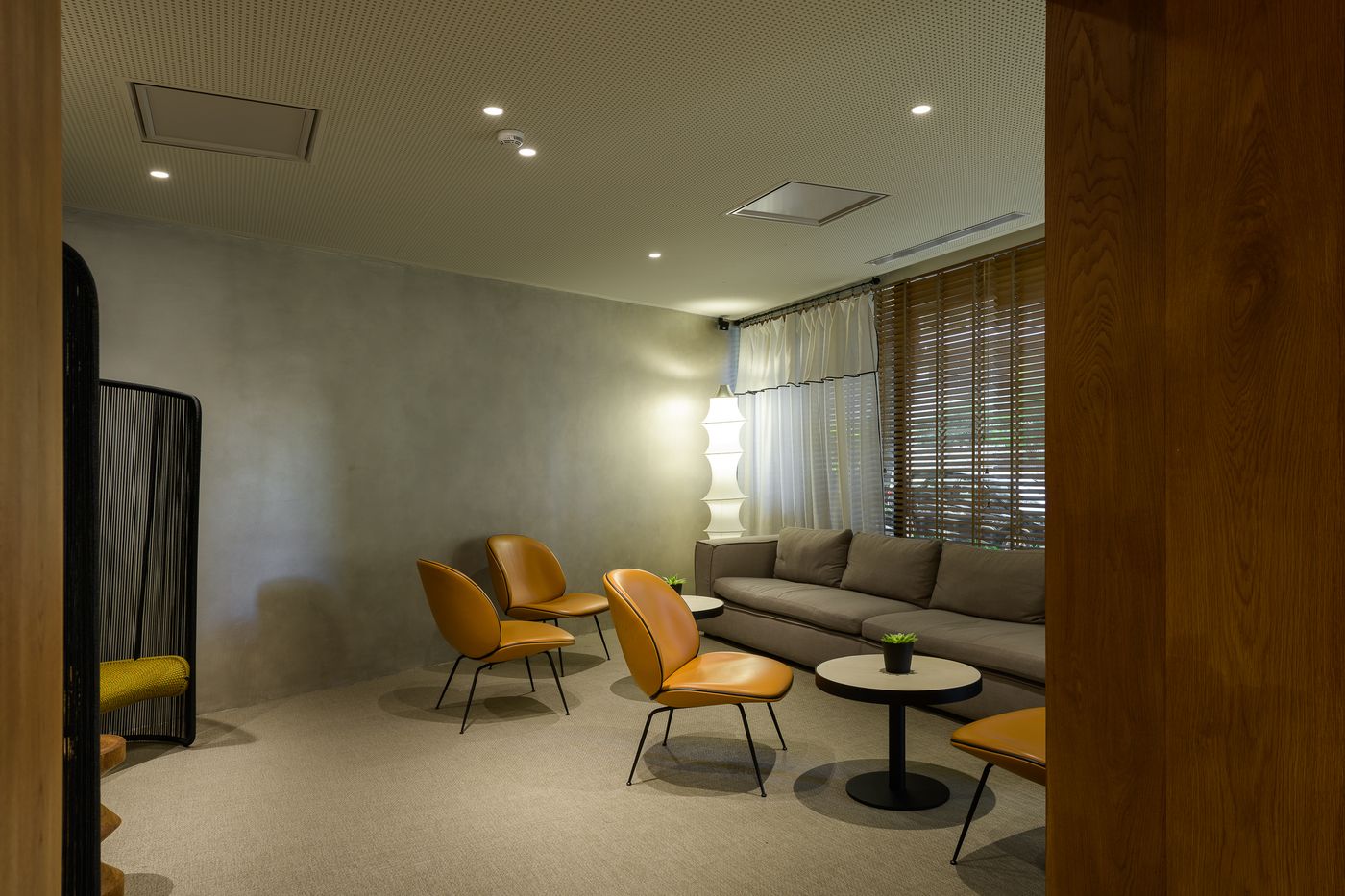 Dom-Carlos-Park-Lobby-12