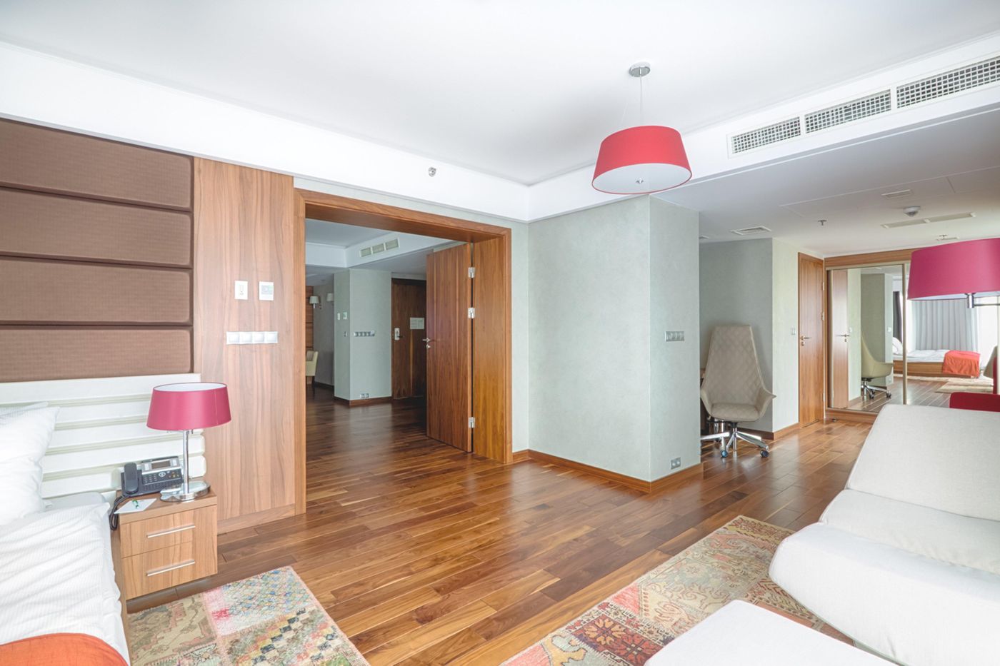 Holiday-Inn-Krakow-City-Centre-Room-11