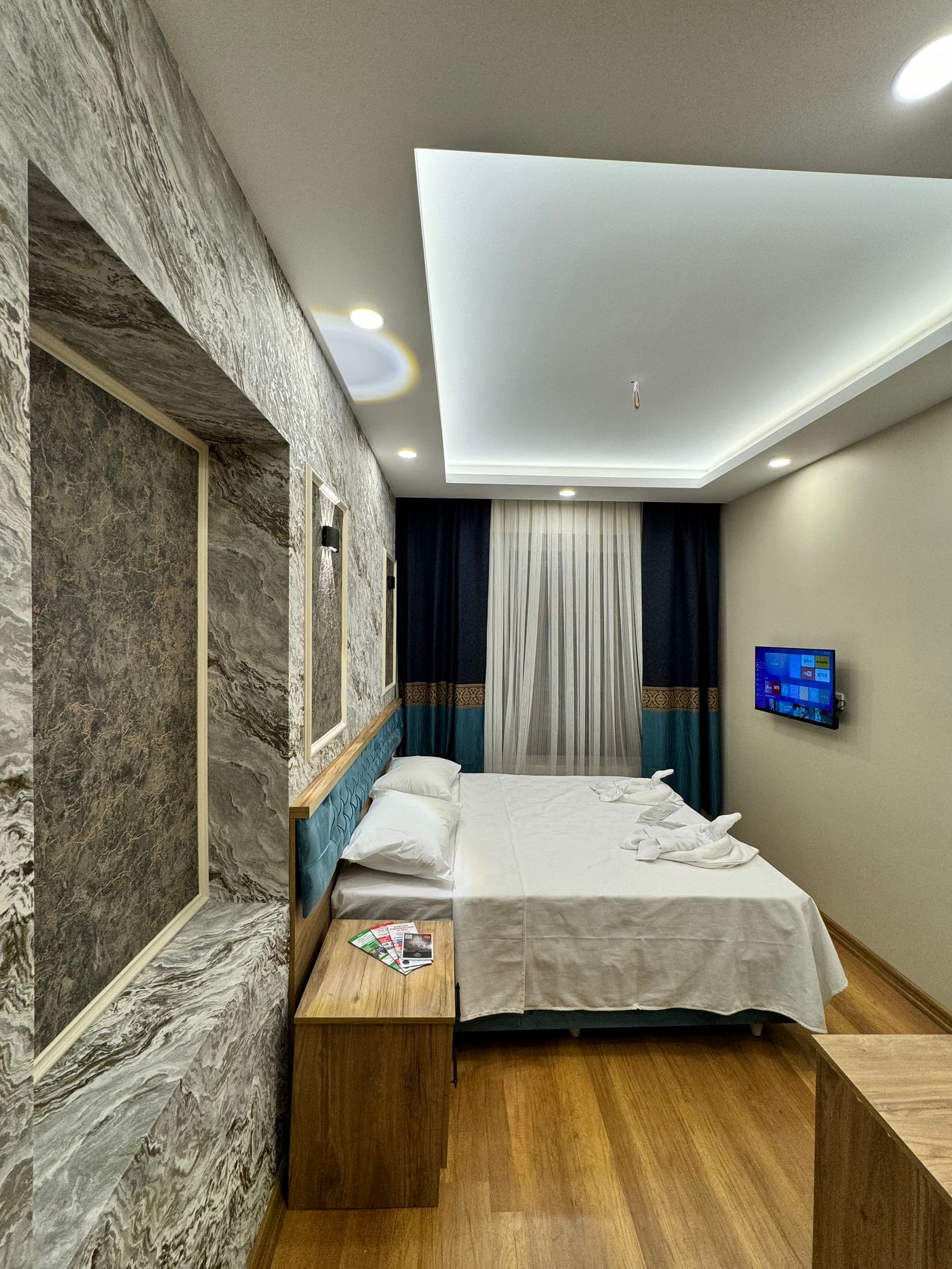 Riverside-Hotel-Room-13