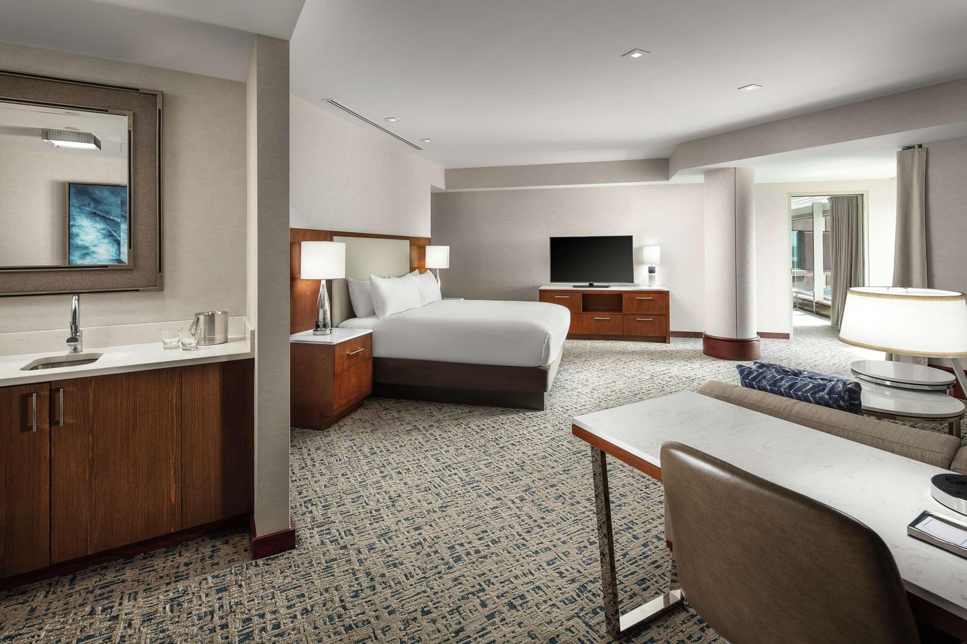 Hilton-Boston-Logan-Airport-Room-25