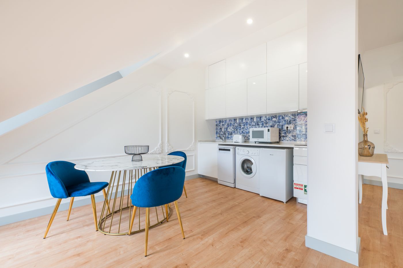 Via-Augusta-129-Room-29