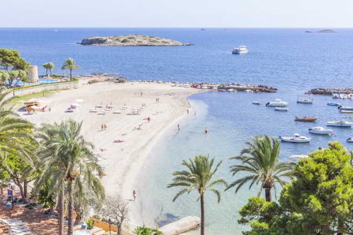 The-Ibiza-Twiins-Beach-69