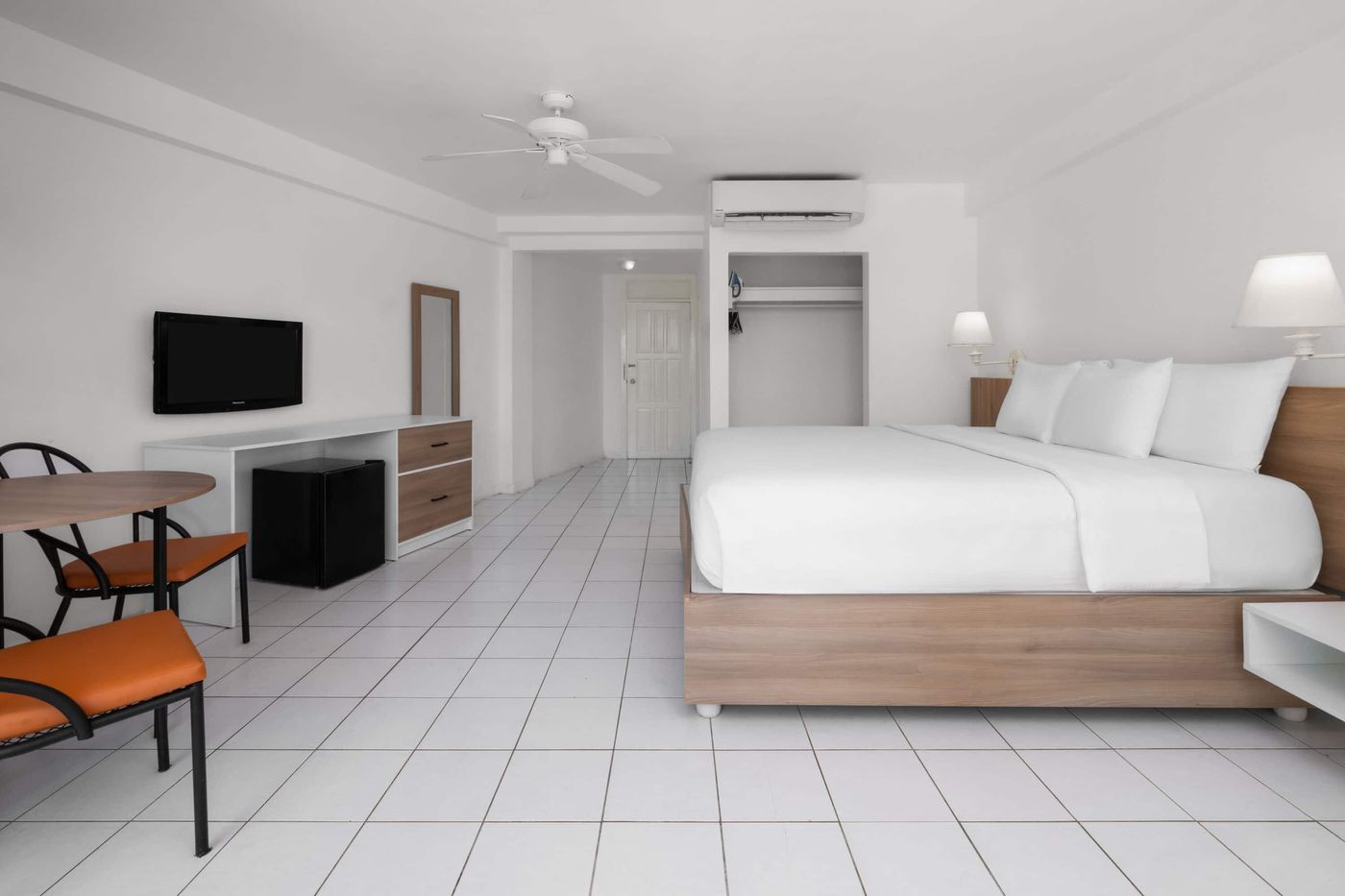 Grand-Decameron-Montego-Bay--A-Trademark-All-Inclusive-Room-28