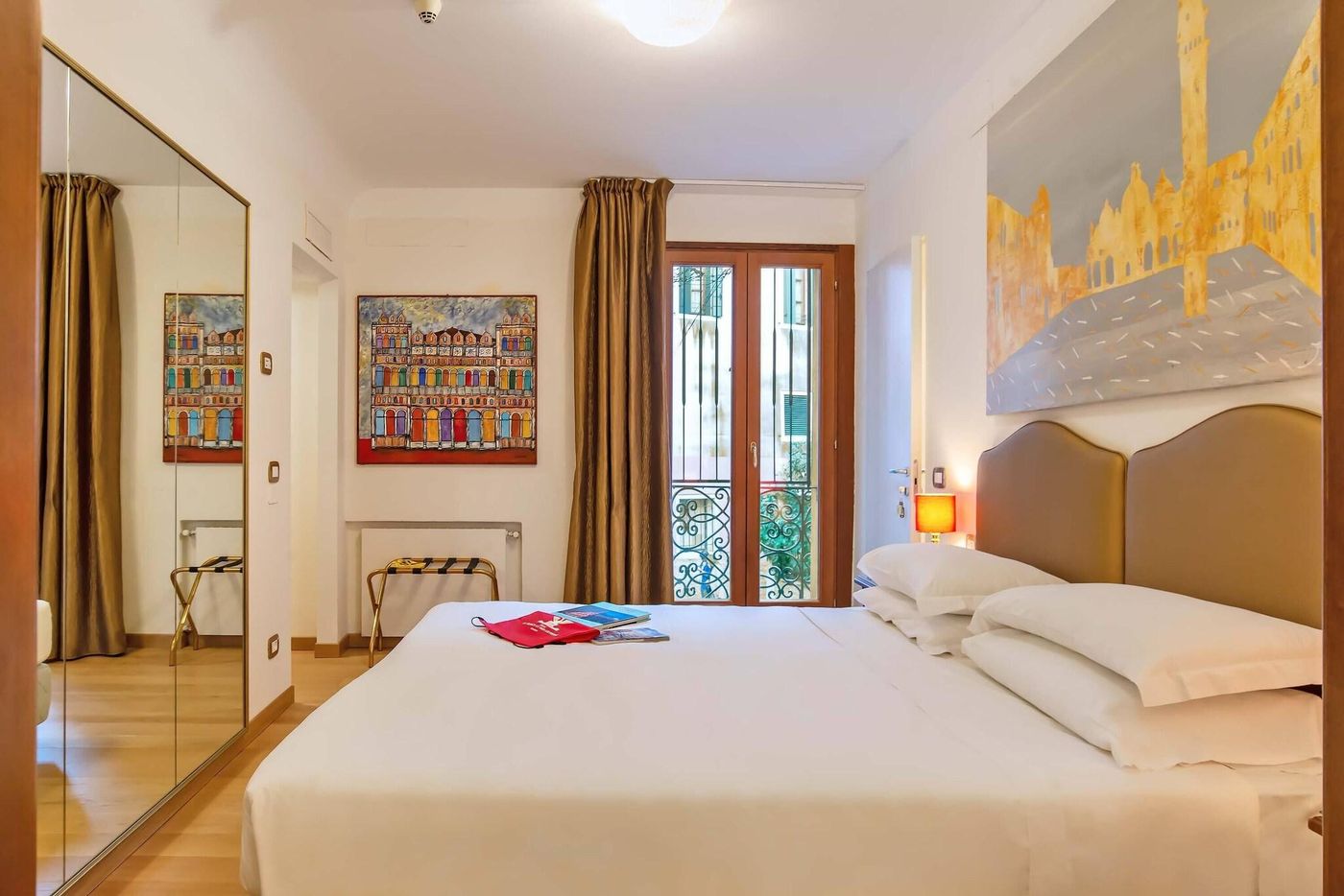 La-Fenice-et-des-Artistes-Room-48