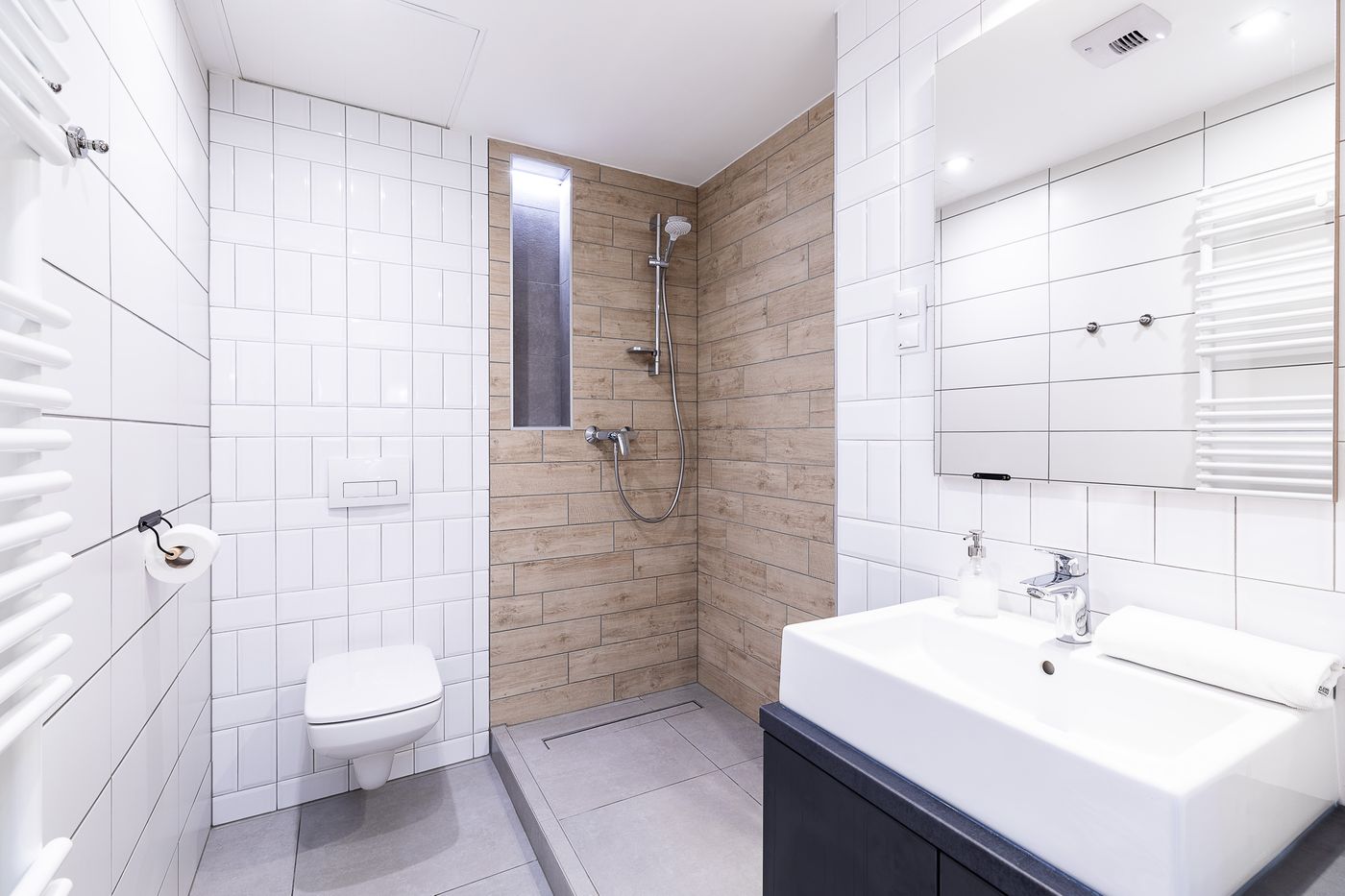 Vagabond-Broadway-Room-42